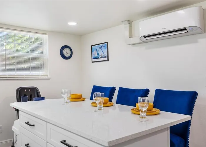 The Cozy Pearl Retreat Pensacola